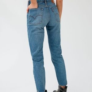 Levi’s Wedgie Icon High Rise Jean